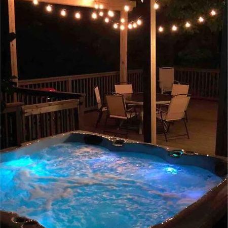 Driftwood Cottage With Hot Tub On Lake Cumberland Russell Springs Екстер'єр фото